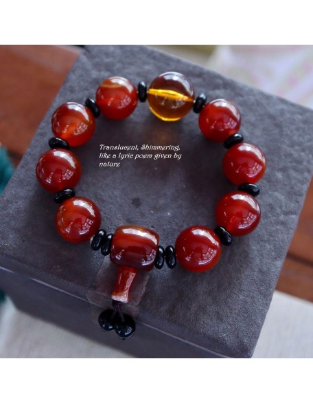 Natural Agate Bracelet Tibetan Style Feng Shui Bracelet 16mm Antique Carnelian Golden Amber Bracelet Buddha Beads Bracelet Reiki Healing Spiritual Meditation Ornament for Prosperity Luck Well-Being